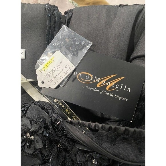 Rina di Montella - Special Occasion Lace off shoulder Maxi dress Size 16 $1325 - Picture 8 of 9